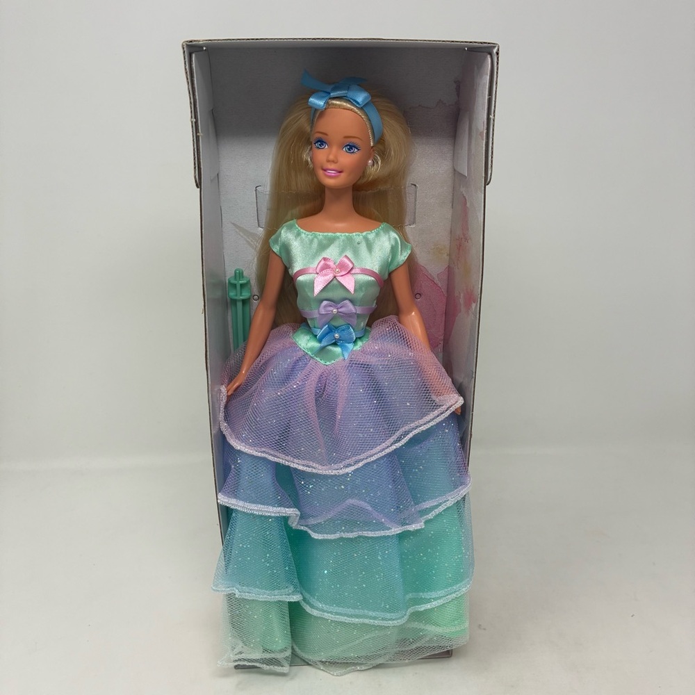 Avon Spring Tea Party Barbie 1997 Special Edition brand new - Picture 9 of 16